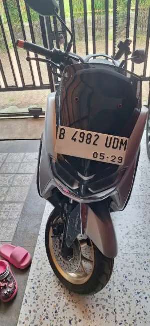 Jual bekas Nmax 2024 silver connecting,lokasi di Depok Kota