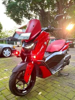 Jual bekas Nmax turbo neo 2025 merah ferari mulus terawat simpenan strobo jok klt,lokasi di Bekasi Kota