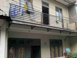 NVTDS0171 rumah 2 lantai masih dihuni di anggrek neli murni, kemanggisan, jakarta barat , tersedia melalui melalui situs Olx