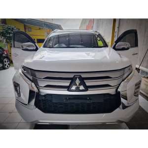 Jual bekas NYARIS BARU MITSUBISHI Pajero Sport Dakkar 4x2 Matic 2023 Antik,lokasi di Sleman Kab.