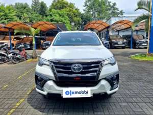 Jual bekas OLXmobbi TOYOTA FORTUNER 2.4 4X2 VRZ TRD SOLAR AT 2019,lokasi di Bandung Kota