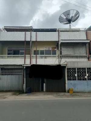 Oper sewa ruko 2 setengah lantai lokasi merbau seberang sop celentang lokasi di Palembang Kota, tersedia melalui melalui situs Olx