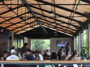 over kontrak restaurant dekat pantai Padang Padang Pecatu sisa kontrak 3,5 tahun lokasi di Kab. Badung, tersedia melalui melalui situs Olx