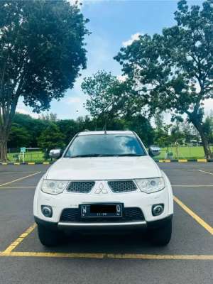 Jual bekas Pajero Dakar 2012 putih,lokasi di Gresik Kab.