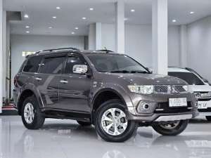 Jual bekas Pajero Dakar Limited 2013 AtMatic Plat H 2014 Diesel 2012,lokasi di Yogyakarta Kota