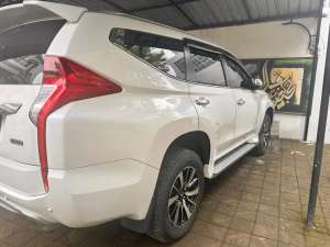 Jual bekas Pajero sport dakar matic 2021 low KM servis record,lokasi di Jombang  Kab.