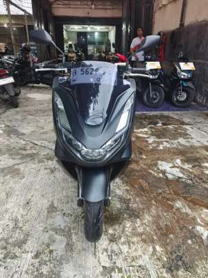 Jual bekas Pcx 160 ABS 2024 km 9rb dp 1jt fxi onea,lokasi di Bekasi Kab.