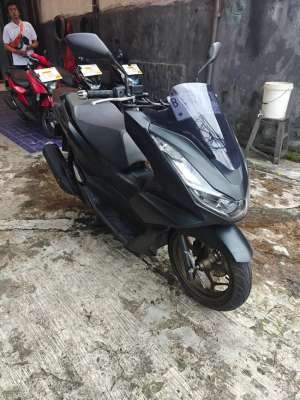 Jual bekas Pcx 160 abs 2024 km 9rb dp 1jt fxi onea,lokasi di Bekasi Kab.