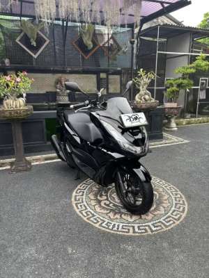 Jual bekas Pcx 160 cc cbs hitam glosi,lokasi di Denpasar Kota
