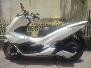 Jual bekas PCX 2018 150 CBS putih,lokasi di Bandung Kota