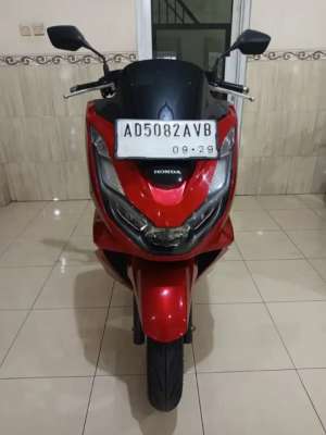 Jual bekas Pcx 2024 warna merah glosy,lokasi di  ,Boyolali Kab.