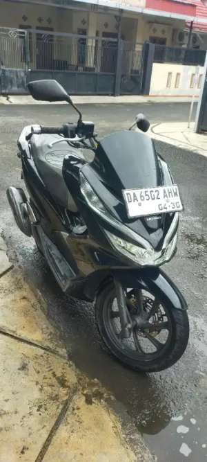 Jual bekas Pcx hitam glowing...mantul,lokasi di Banjarmasin Kota