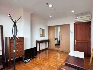 Penthouse Siap Huni Di Green View Apartemen Pondok Indah lokasi di Jakarta Selatan, tersedia melalui melalui situs Olx