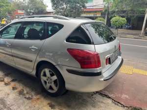 Jual bekas Peogeot 407 wagon sunroof moonroof th 2006 barang langka colek punya,lokasi di Jakarta Selatan