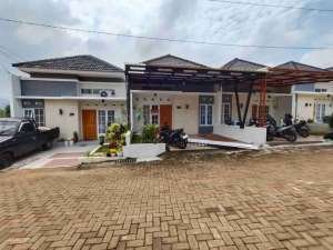 perumahan 2 menit ke gedung instansi BPK Keuangan Banyumanik lokasi di Semarang Kota, tersedia melalui melalui situs Olx