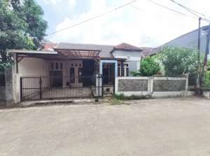 Perumnas Telukjambe 4 kamar tidur Blok K, Karawang Barat, Karawang lokasi di Karawang Kab., tersedia melalui melalui situs Olx