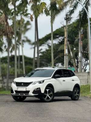 Jual bekas Peugeot 3008 Allure Plus 2019,lokasi di Surabaya Kota