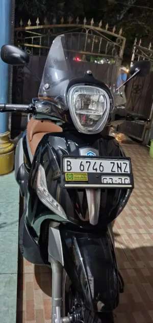 Jual bekas Piaggio Beverly 350cc,lokasi di Depok Kota
