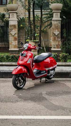 Jual bekas PIAGGIO VESPA GTS 150 3V 2014,lokasi di Tangerang Selatan Kota