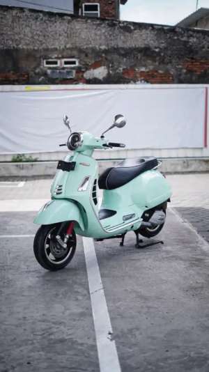 Jual bekas PIAGGIO VESPA GTS 150 4V IGET ABS 2021,lokasi di Tangerang Kab.