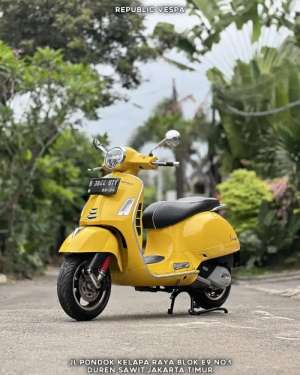 Jual bekas PIAGGIO VESPA GTS 4V 150 IGET ABS LED THN 2019 PERFECT CONDITION,lokasi di Jakarta Utara