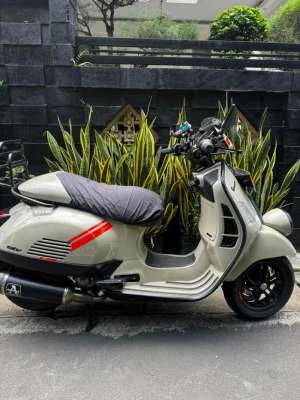 Jual bekas Piaggio VESPA GTV 300 2024 not GTS,lokasi di Jakarta Pusat
