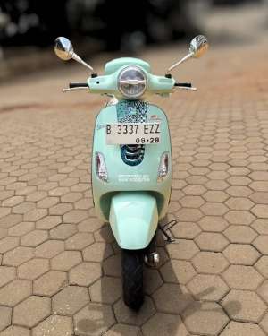 Jual bekas PIAGGIO VESPA LX 125 IGET FACELIFT 2022REGIST 2023,lokasi di Jakarta Selatan