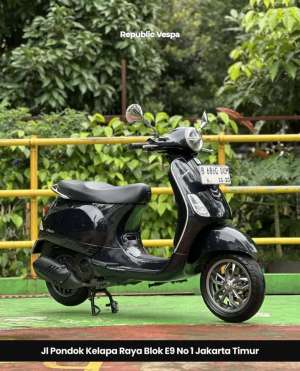 Jual bekas PIAGGIO VESPA LX125 IGET LED TH 2020 WARNA BLACK PERFECT CONDITION.,lokasi di Bekasi Kab.