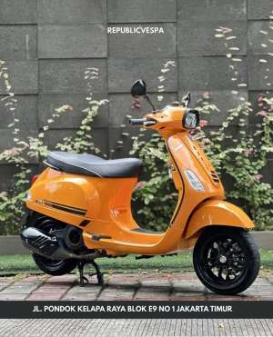 Jual bekas PIAGGIO VESPA S125 IGET LED FACELIFT TH 2021 WARNA ORANGE TAORMINA Per,lokasi di Bekasi Kota