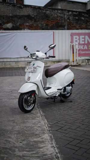 Jual bekas PIAGGIO VESPA SPRINT 150 3V 2015,lokasi di Tangerang Kota
