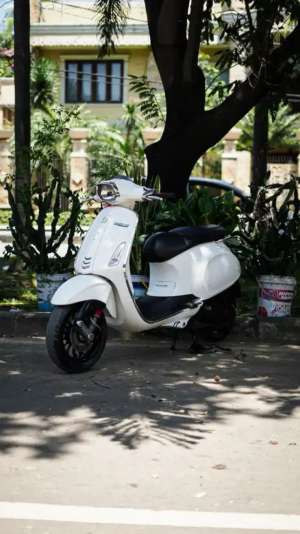 Jual bekas PIAGGIO VESPA SPRINT 150 IGET ABS 2018,lokasi di Tangerang Kab.