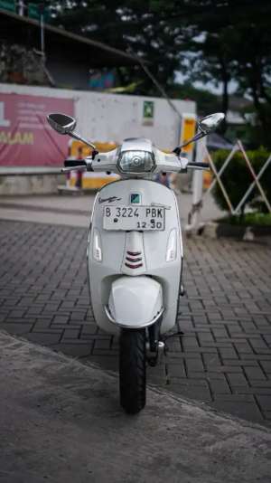 Jual bekas PIAGGIO VESPA SPRINT 3V 2015,lokasi di Bekasi Kab.