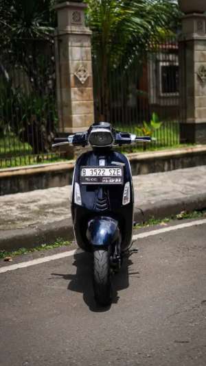 Jual bekas PIAGGIO VESPA SPRINT IGET 2017,lokasi di Bekasi Kab.