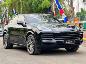 Jual bekas Porsche Cayenne E Hybrid Platinum Edition 202325 3rb miles full opt,lokasi di Jakarta Barat