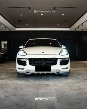Jual bekas Porsche Cayenne Turbo 2016,lokasi di Jakarta Barat