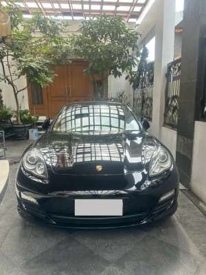 Jual bekas Porsche Panamera S 3.0 Hybrid 2011 Black Hitam 2012 2010 Full Standart,lokasi di Jakarta Timur