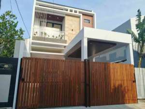 PREMIUMISTIMEWARUMAH BARU DI TAMAN MALAKA - BUARAN lokasi di Bekasi Kota, tersedia melalui melalui situs Olx