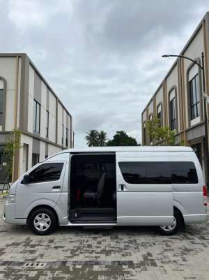 Jual bekas PROMO HI ACE MT SOLAR 2024 KM 19RB,lokasi di Jakarta Selatan