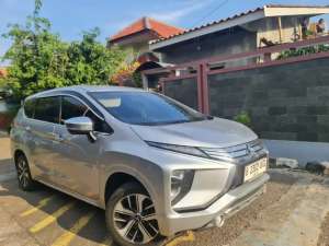 Jual bekas Promo TDP 5 Juta Mitsubishi Xpander Ultimate AT 2018 Silver,lokasi di Jakarta Timur