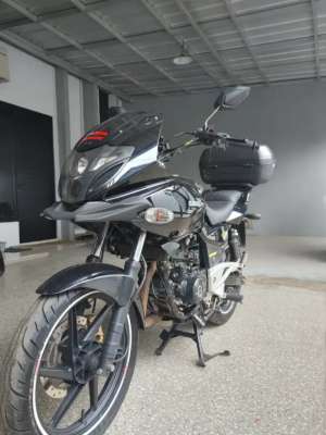 Jual bekas Pulsar 220 f 2011 siap touring,lokasi di Bekasi Kota
