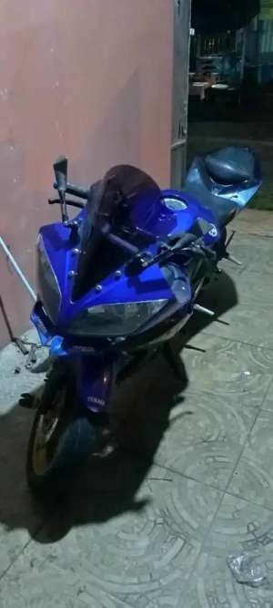 Jual bekas R15 V2 warna biru,lokasi di Semarang Kota