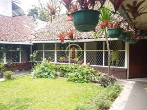 RARE ITEM Rumah Mewah Sayap Riau Bandung Wetan - Luas 555m SHM , tersedia melalui melalui situs Olx