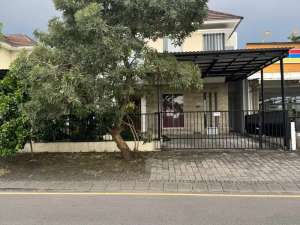 Raya Palma Classica Luar Cluster Double Way lokasi di Surabaya Kota, tersedia melalui melalui situs Olx