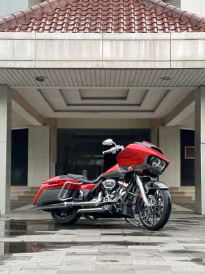 Jual bekas Roadglide CVO 2018 Road glide Orange Lava,lokasi di Bandung Kota
