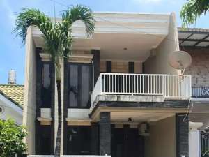 Row Jalan 3 Mobil Rumah Villa Valensia - Pakuwon Indah lokasi di Surabaya Kota, tersedia melalui melalui situs Olx