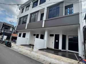 Ruko Murah cocok Buat Bisnis di Pusat Kota Jakarta lokasi di Jakarta Pusat, tersedia melalui melalui situs Olx