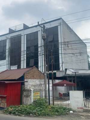 Ruko SHM di Lokasi Komersial Aktif, Traffic Tinggi dan Ramai Retailer lokasi di Jl. Limau Manis No. 20, tersedia melalui melalui situs Olx