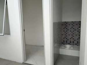 Rumah 1 lantai 31 kamar hadap barat daya di Griya Loka lokasi di Tangerang Selatan Kota, tersedia melalui melalui situs Olx