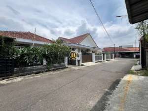 Rumah 1 lantai terawat turangga buahbatu dekat SMA 8 lokasi di Bandung Kota, tersedia melalui melalui situs Olx