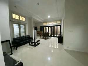 RUMAH 1.5LT FURNISHED GAYUNGSARI lokasi di Surabaya Kota, tersedia melalui melalui situs Olx